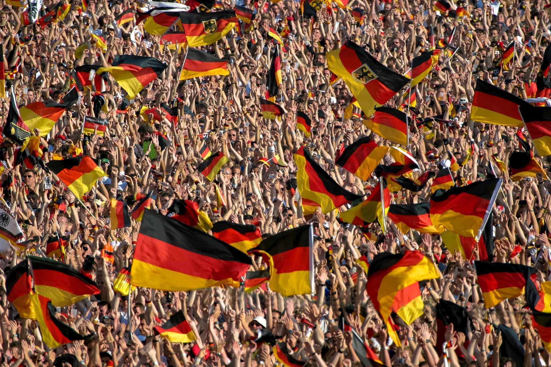 Wird Deutschland die Fussball WM 2018 gewinnen? Viele Wettanbieter sehen die Mannschaft als Favoriten Können sich die deutschen Fans Hoffnungen machen auf den vierten Stern bei der Fussball WM 2018?