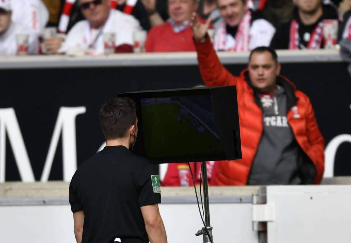 VAR Videoassistent Videoschiedsrichter
